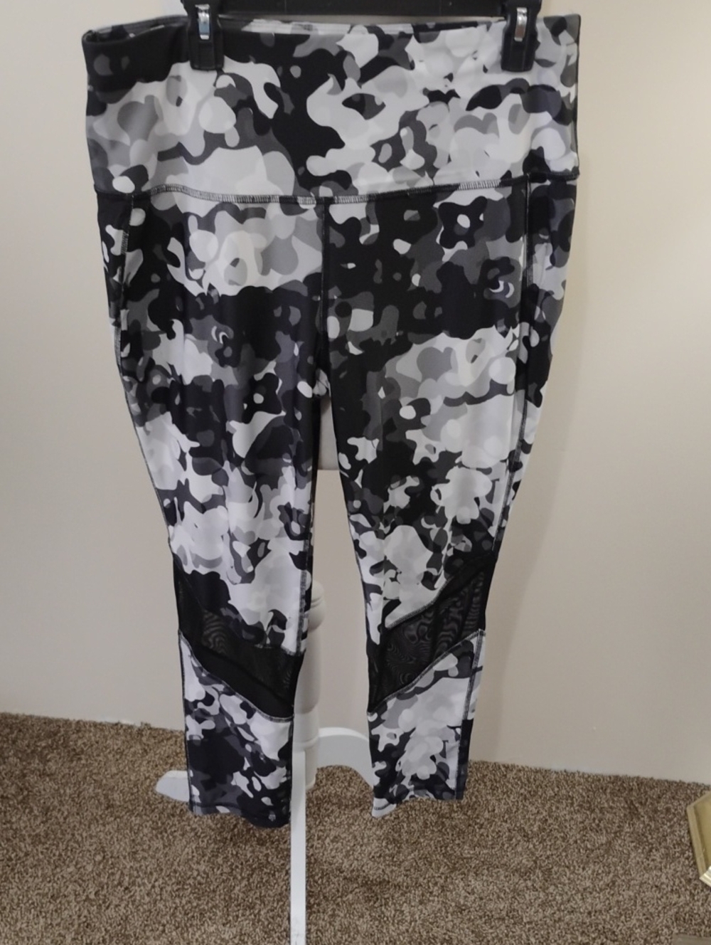 Xersion Black & White Camo Mesh-Panel Leggings